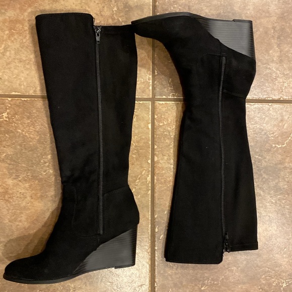 👢BOOTS👢 - Picture 2 of 7